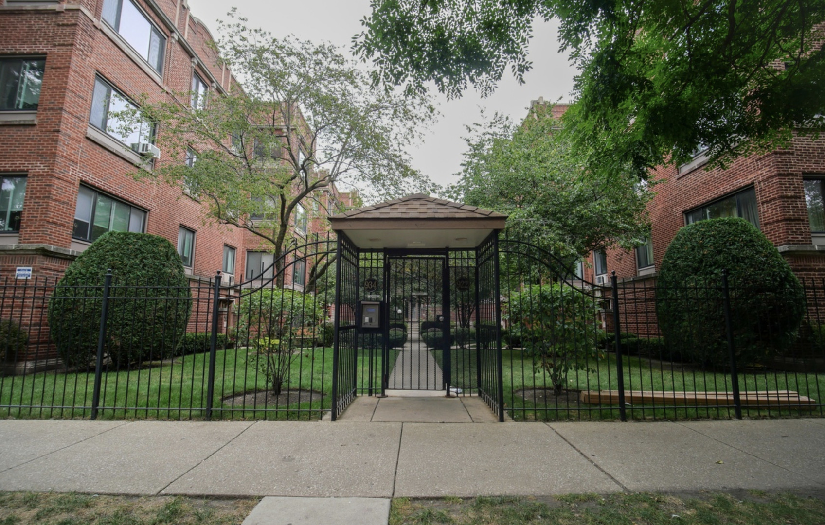 918 W Sunnyside Avenue 1b Property Photo 1