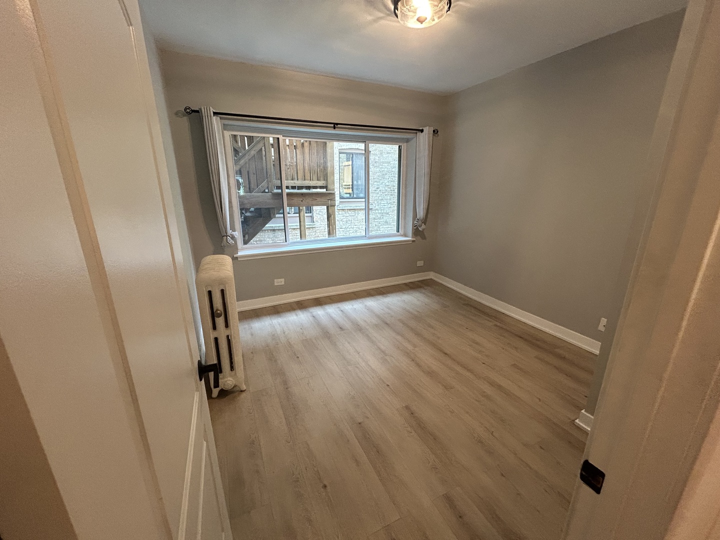 918 W Sunnyside Avenue 1b Property Photo 4