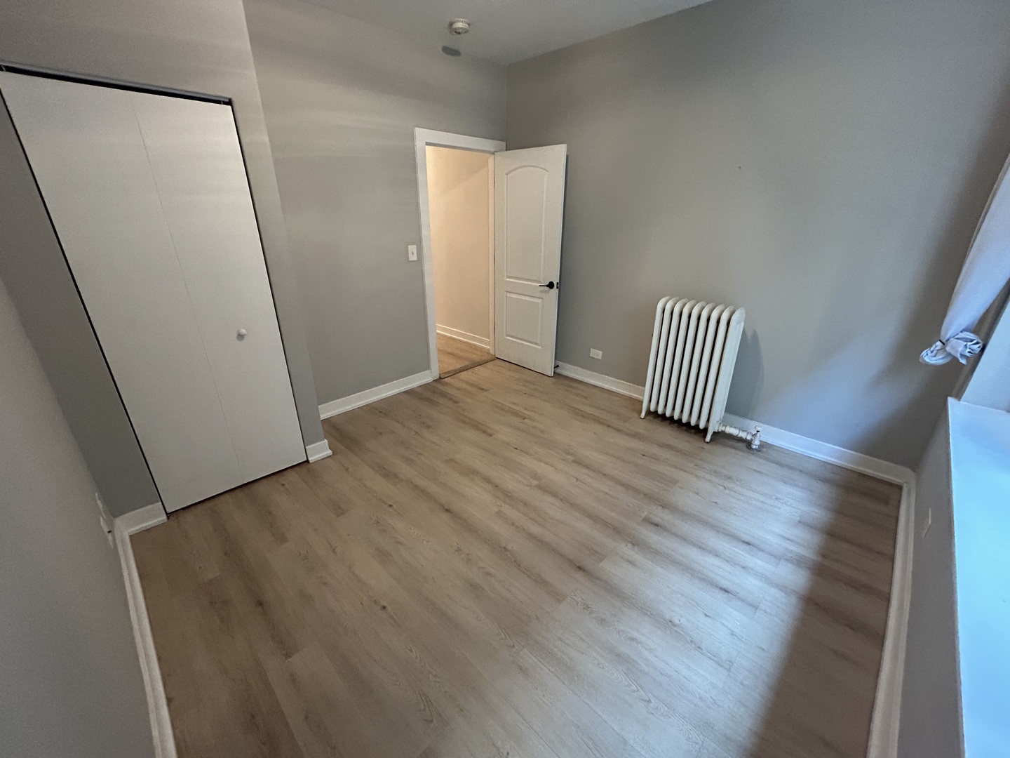 918 W Sunnyside Avenue 1b Property Photo 5