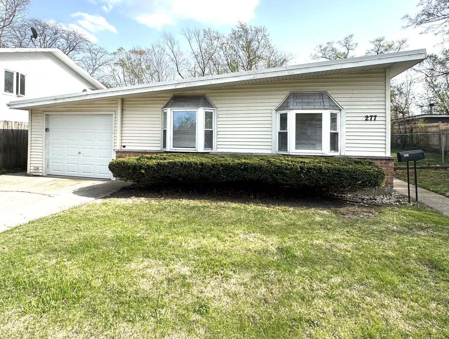 277 SOMONAUK Street Property Photo 1