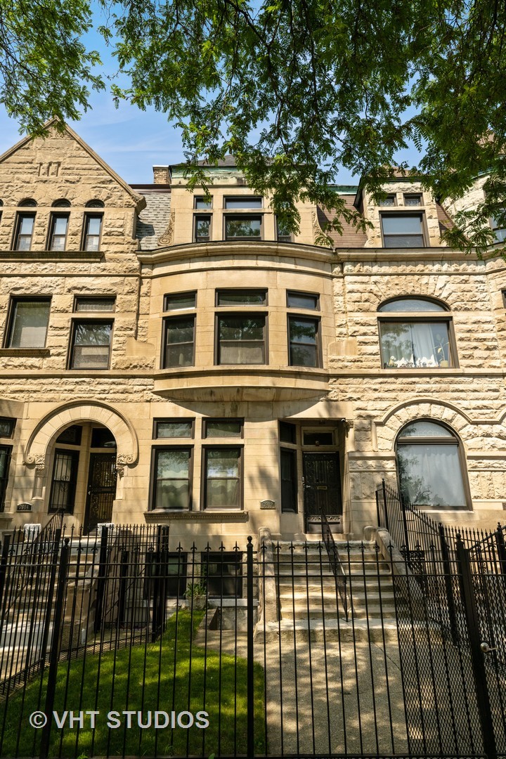 3912 S Prairie Ave Property Photo 1