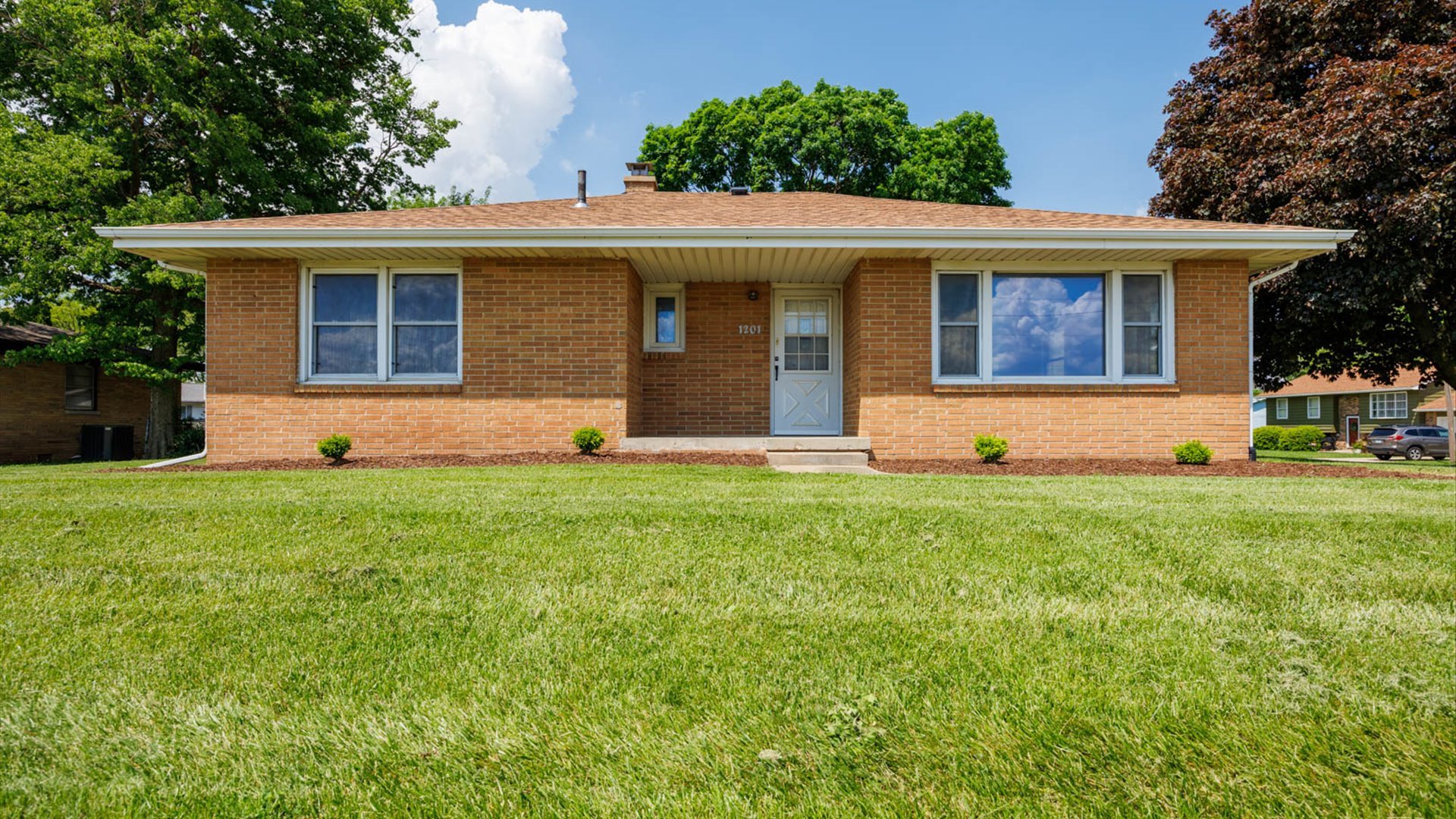 1201 S Mercer Avenue Property Photo 1
