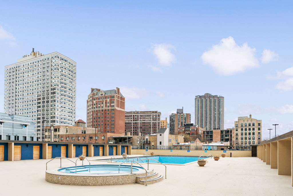 655 W Irving Park Road 4417 Property Photo 16