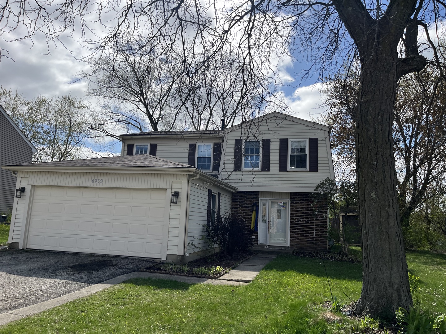 4939 Lichfield Dr Property Photo 1