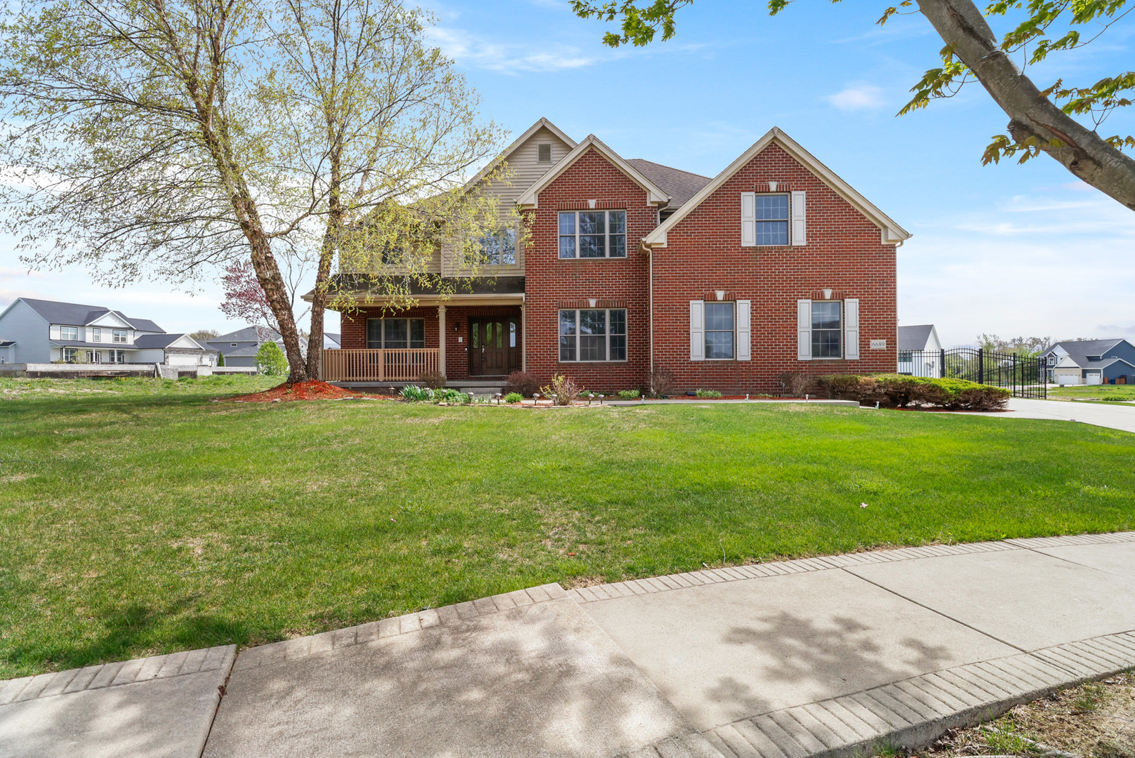 6689 Hawthorne Court Property Photo
