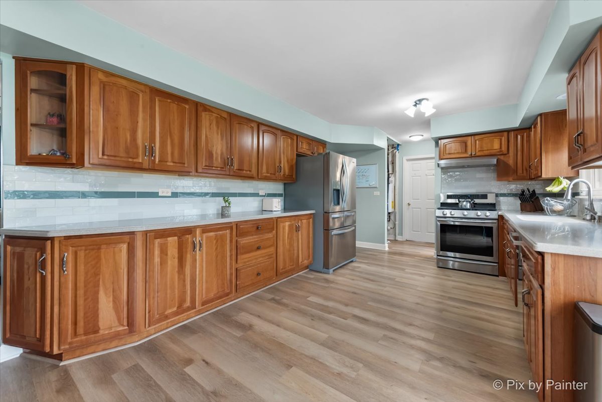 8015 S Carrolton Court Property Photo 6