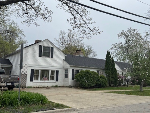 1010 E Illinois Street Property Photo 1