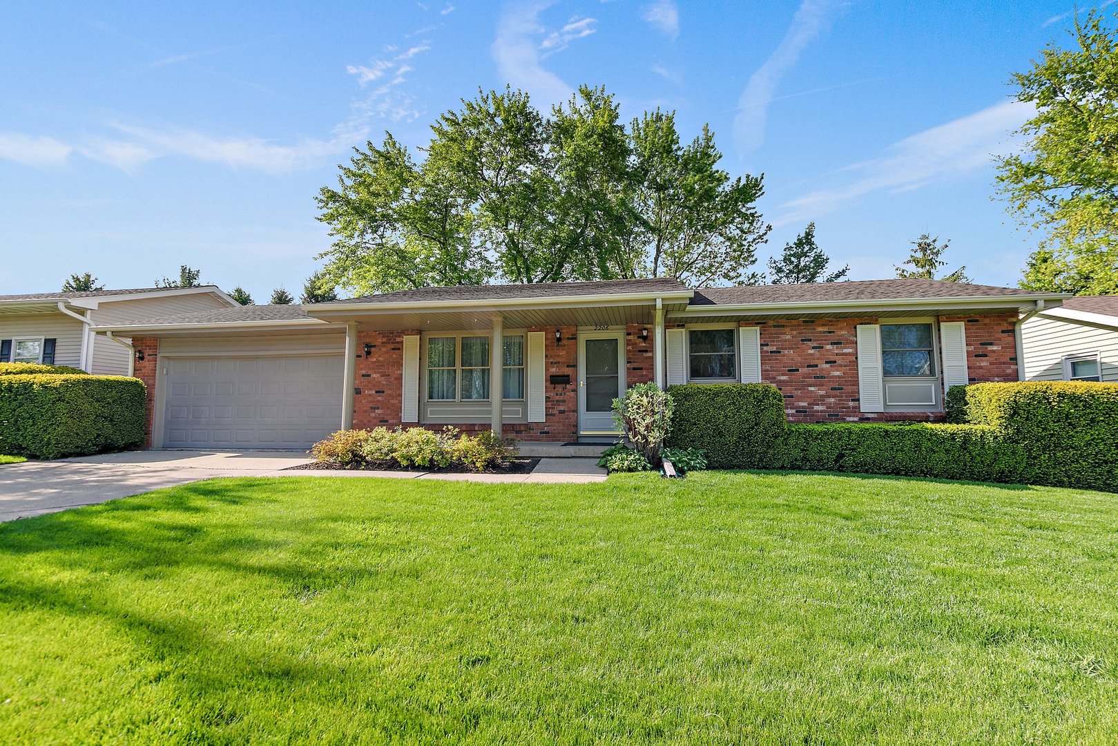 2206 Highland Drive Property Photo 1