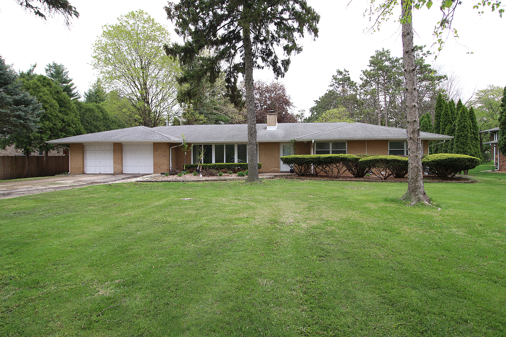14521 S Naperville Road Property Photo