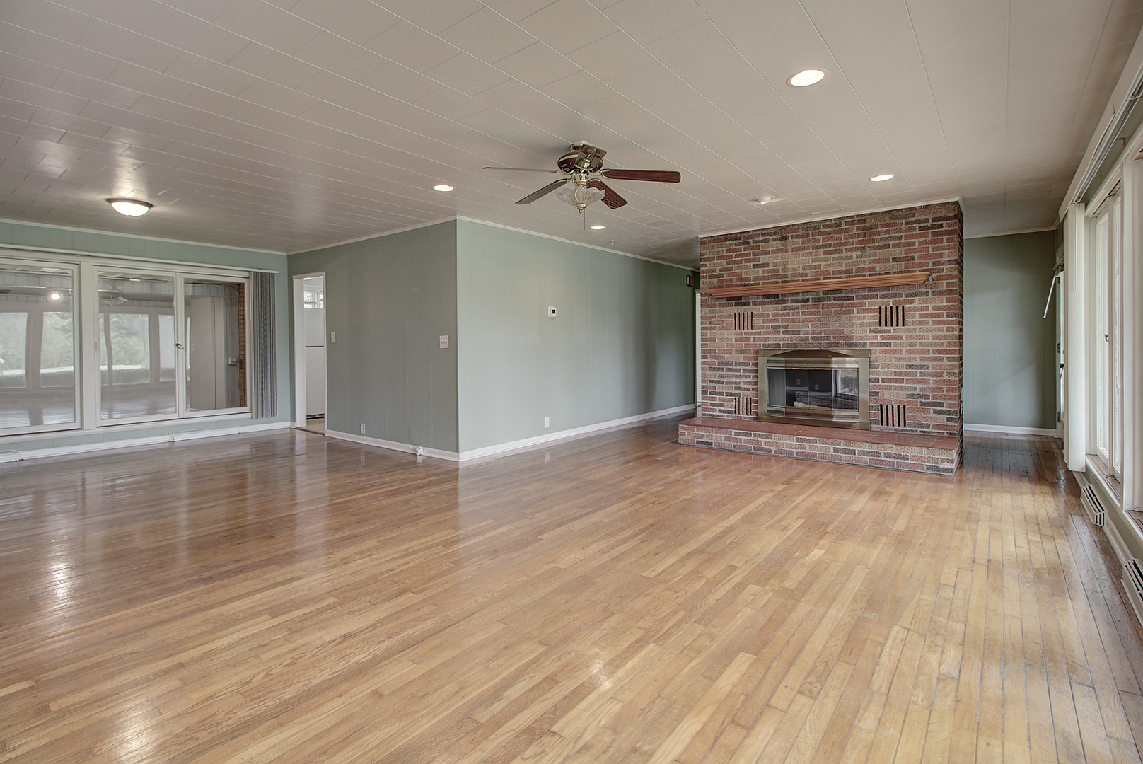 14521 S Naperville Road Property Photo 5