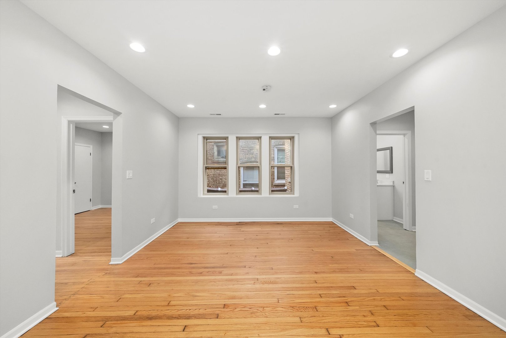 5030 S Archer Avenue Property Photo 11