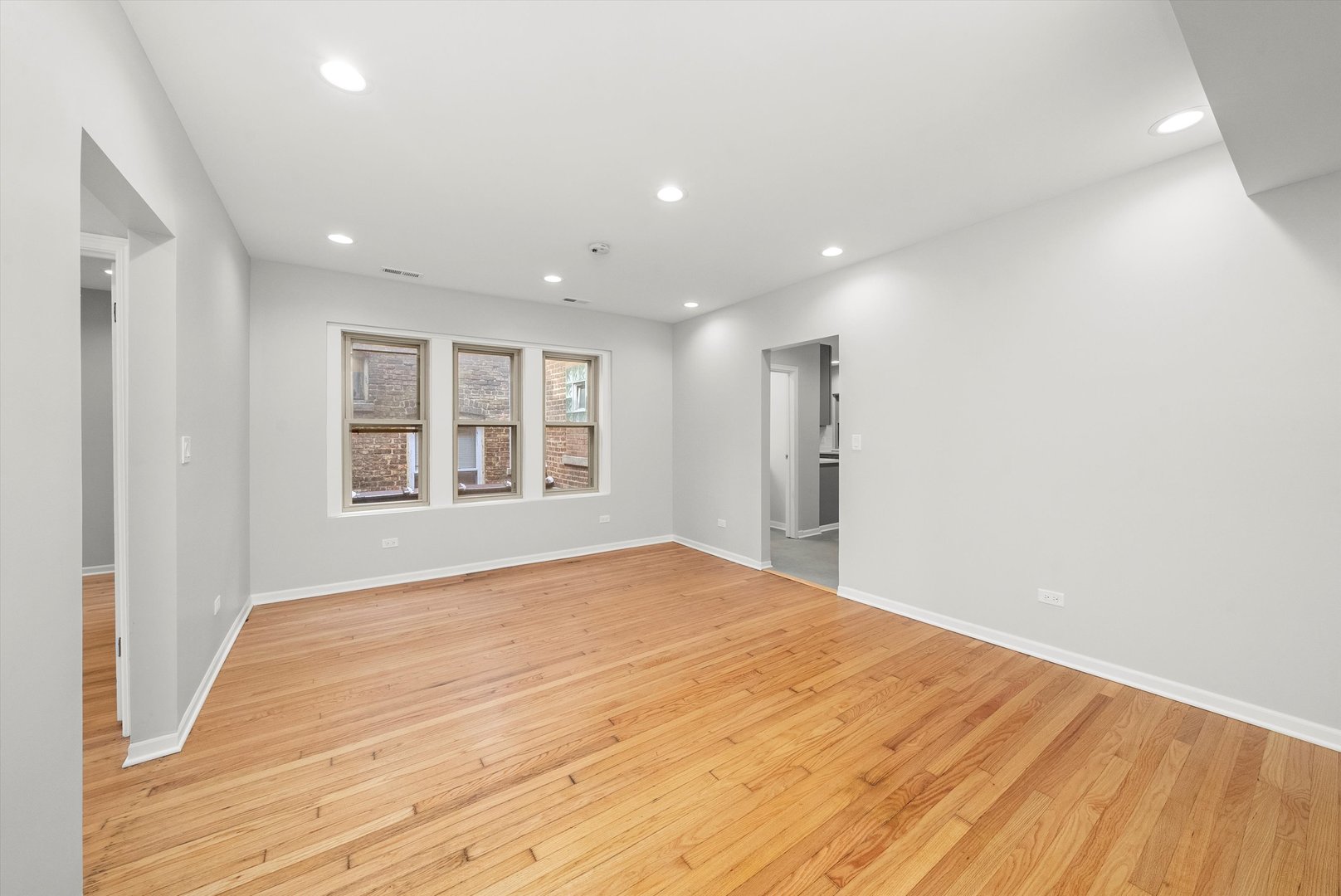 5030 S Archer Avenue Property Photo 12