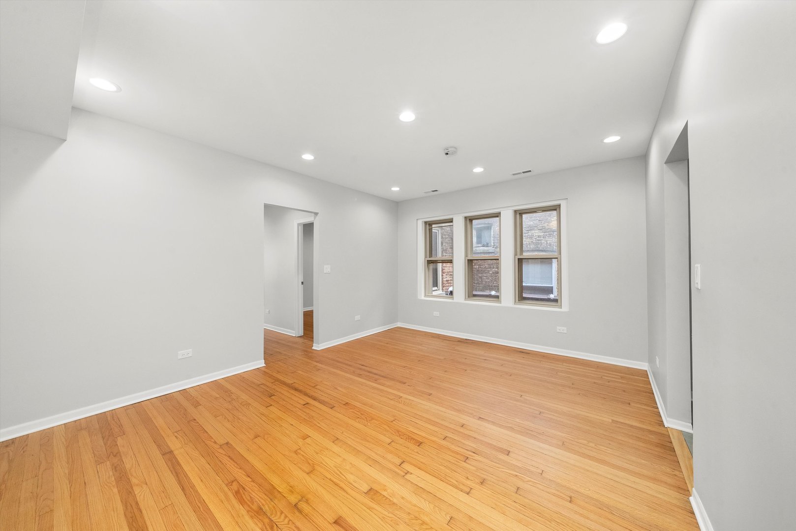 5030 S Archer Avenue Property Photo 13