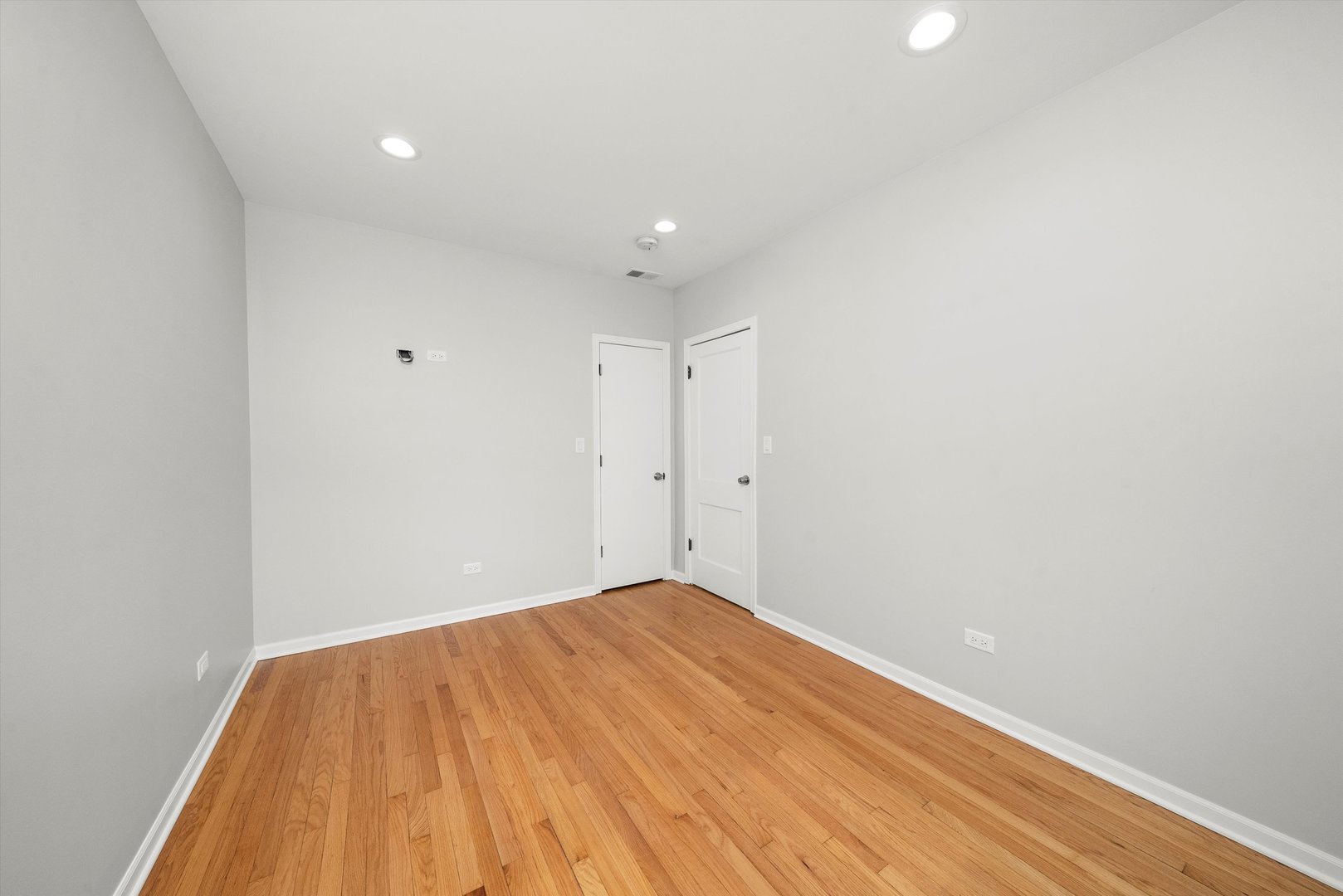 5030 S Archer Avenue Property Photo 17
