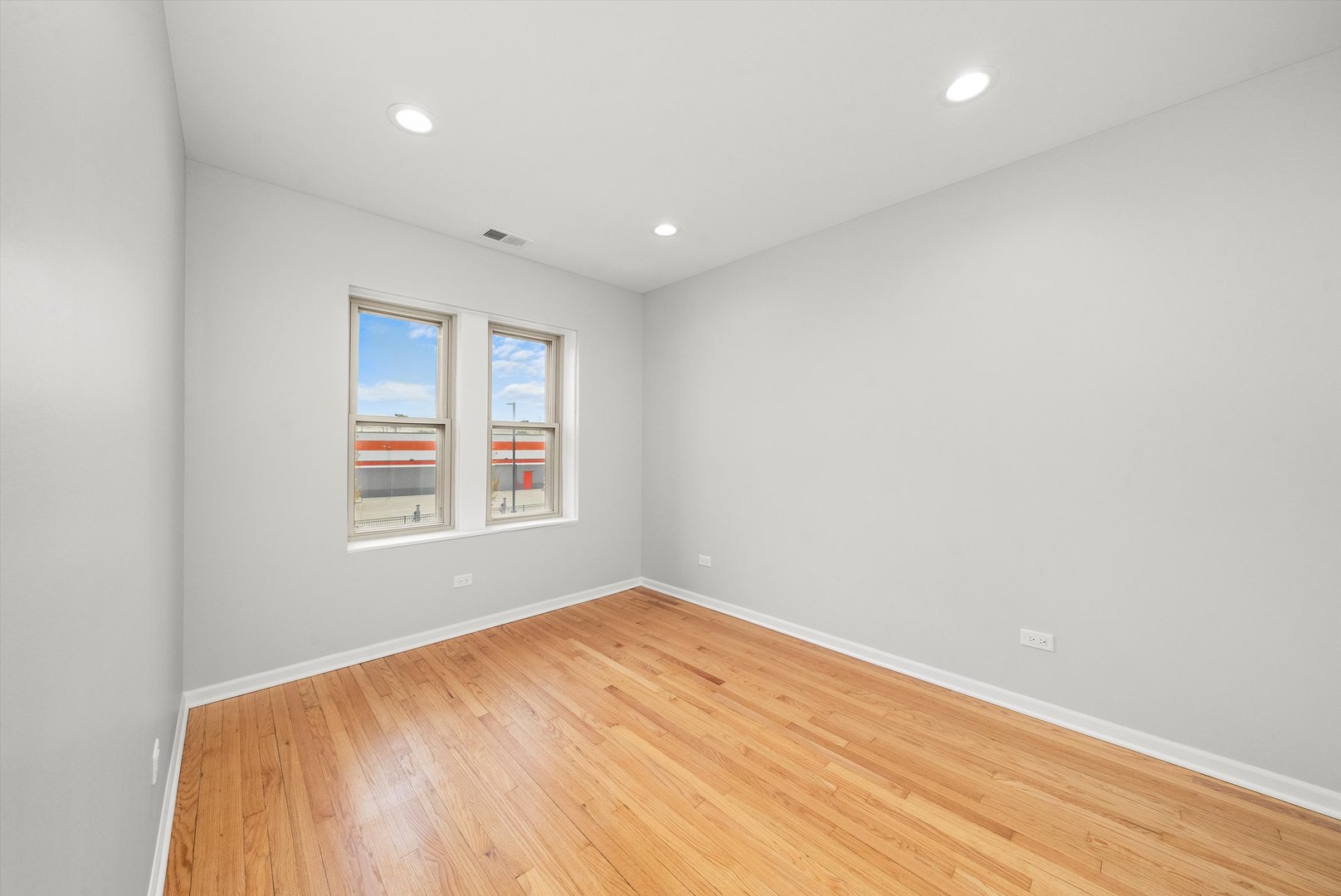 5030 S Archer Avenue Property Photo 18