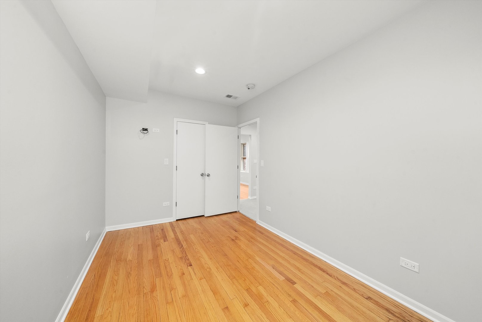5030 S Archer Avenue Property Photo 21