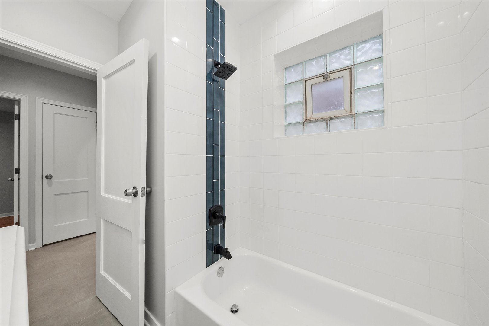 5030 S Archer Avenue Property Photo 23