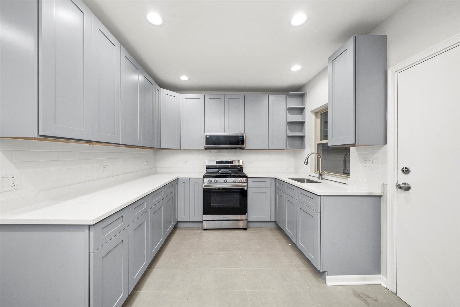5030 S Archer Avenue Property Photo 24