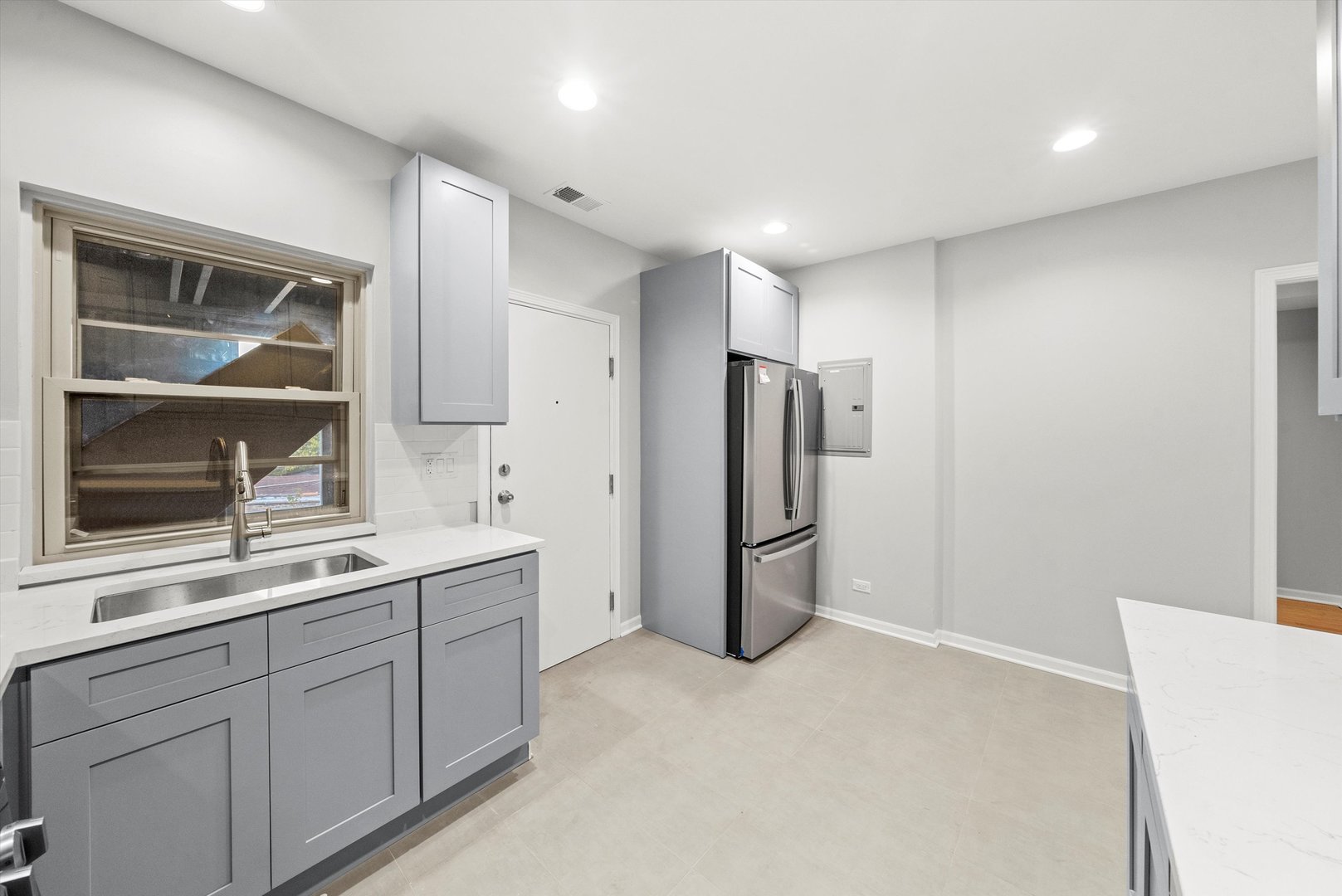 5030 S Archer Avenue Property Photo 27