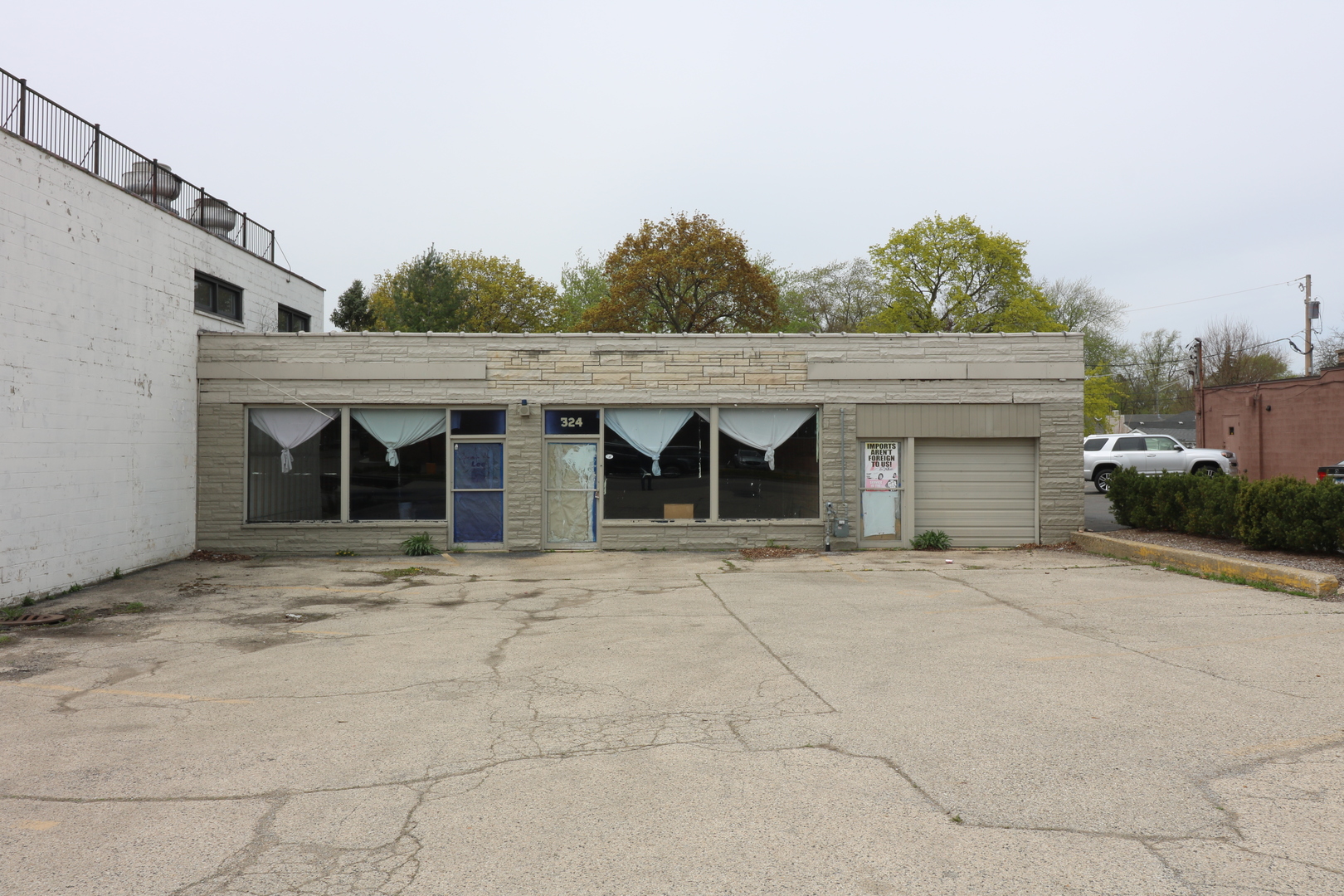 324 N Lake Street Property Photo 1