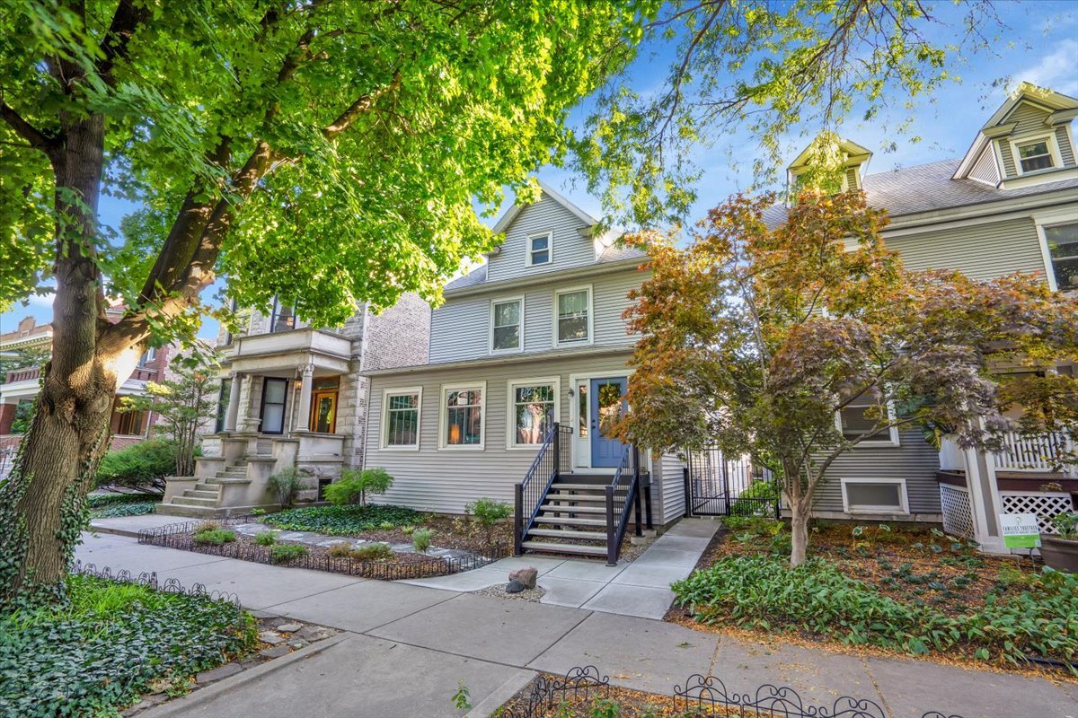 1331 W Granville Avenue Property Photo 1
