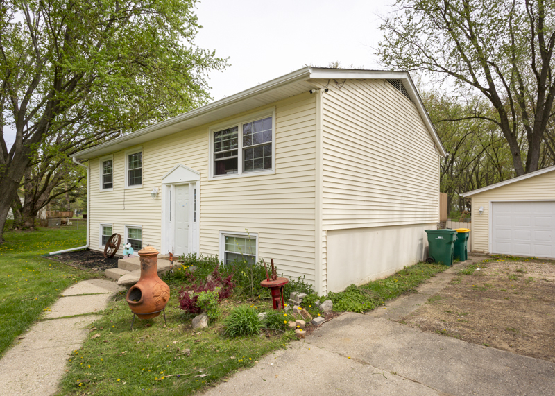 7912 Wagon Wheel Lane Property Photo 3