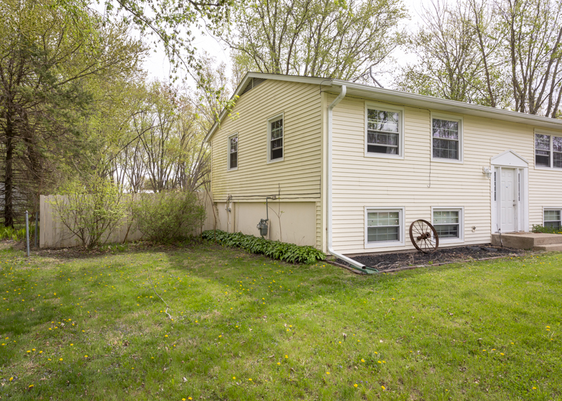 7912 Wagon Wheel Lane Property Photo 4