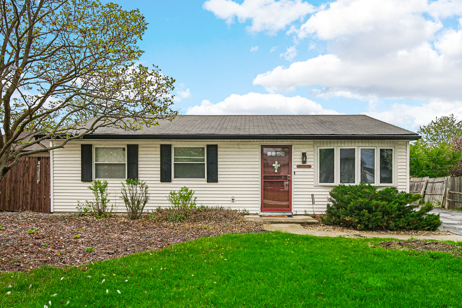 19605 Redwood Lane Property Photo