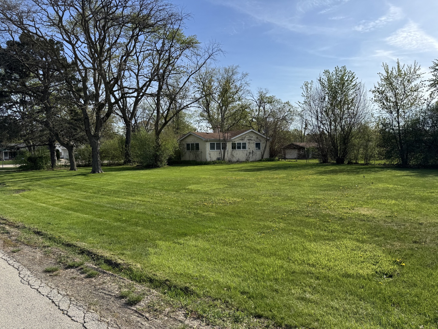 301 Forest View Avenue Property Photo