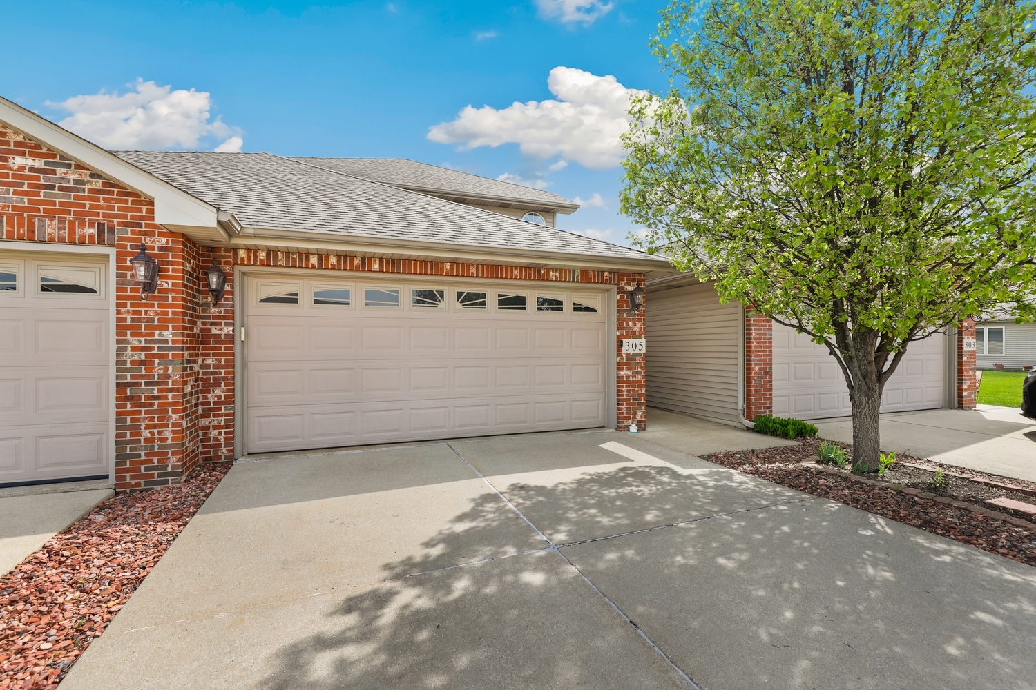 305 Deertrail Ln Property Photo 2