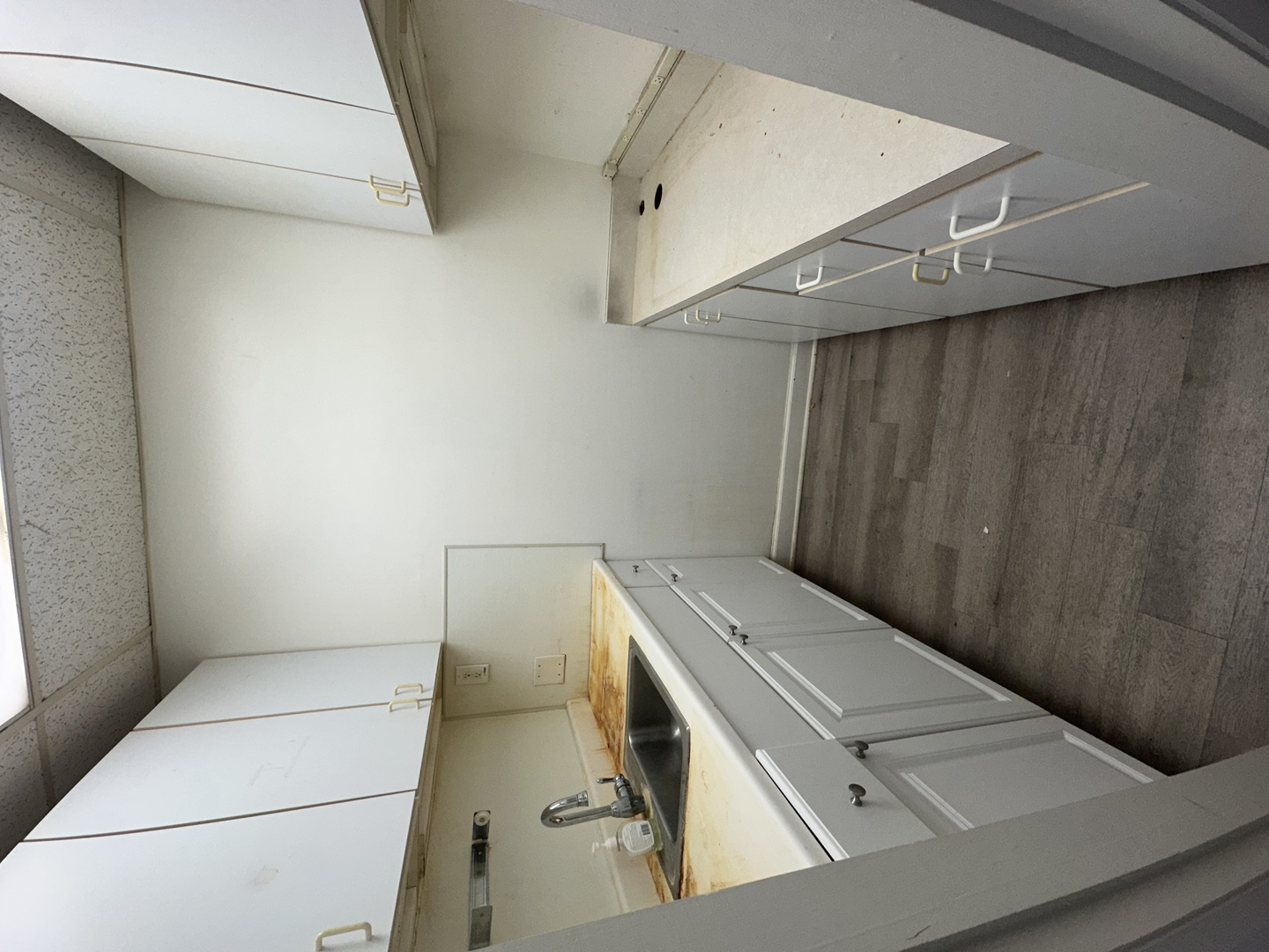 7156 W Higgins Avenue Property Photo 14