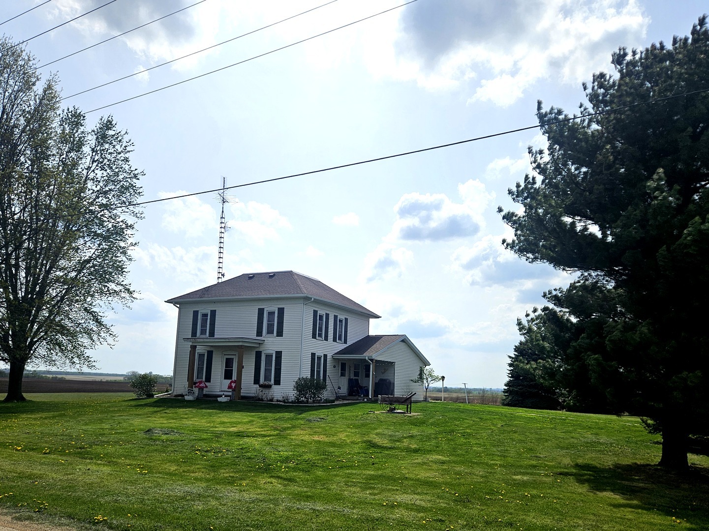 8554 S Daysville Road Property Photo 1
