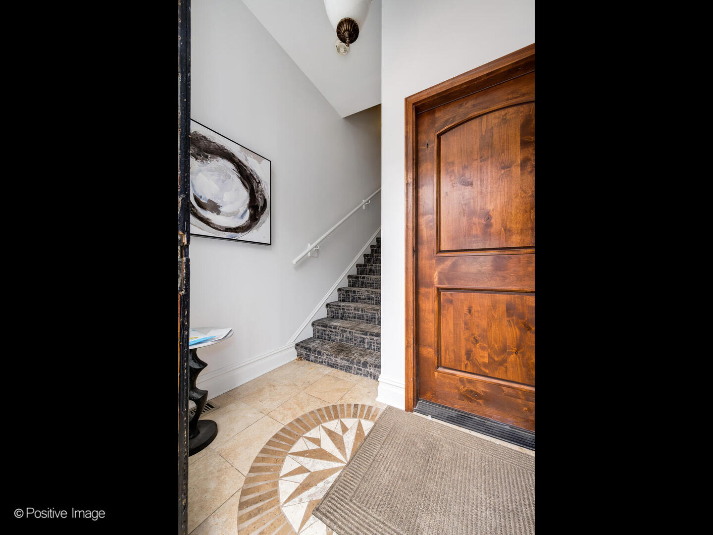 1921 N Sedgwick St Property Photo 3