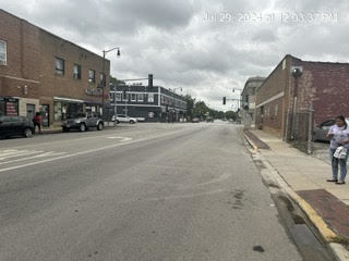 512 W Lake St Property Photo 3