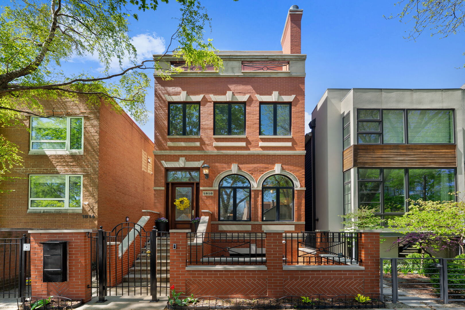 1816 N Hudson Avenue Property Photo