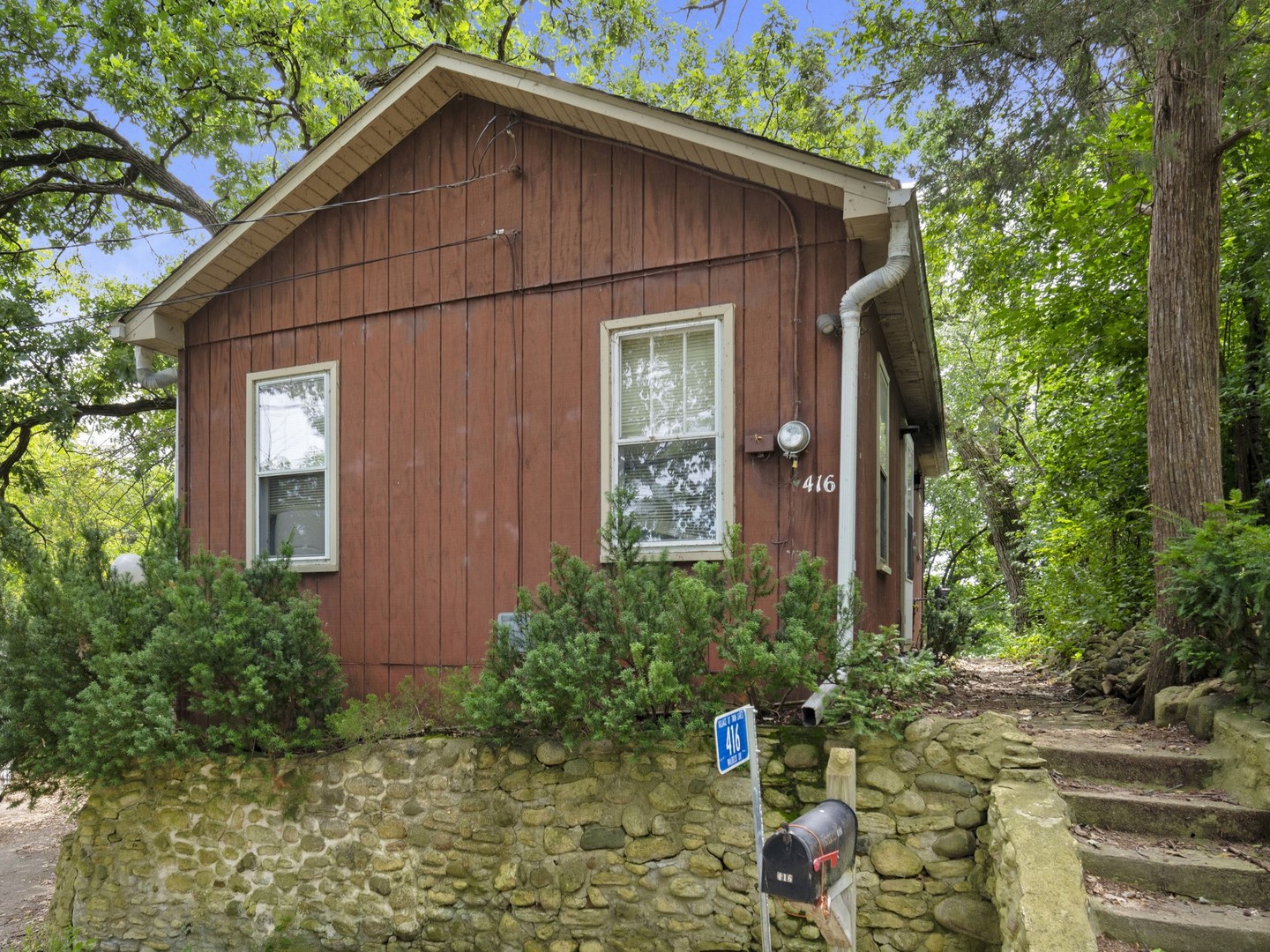 416 Waldeck Drive Property Photo 1