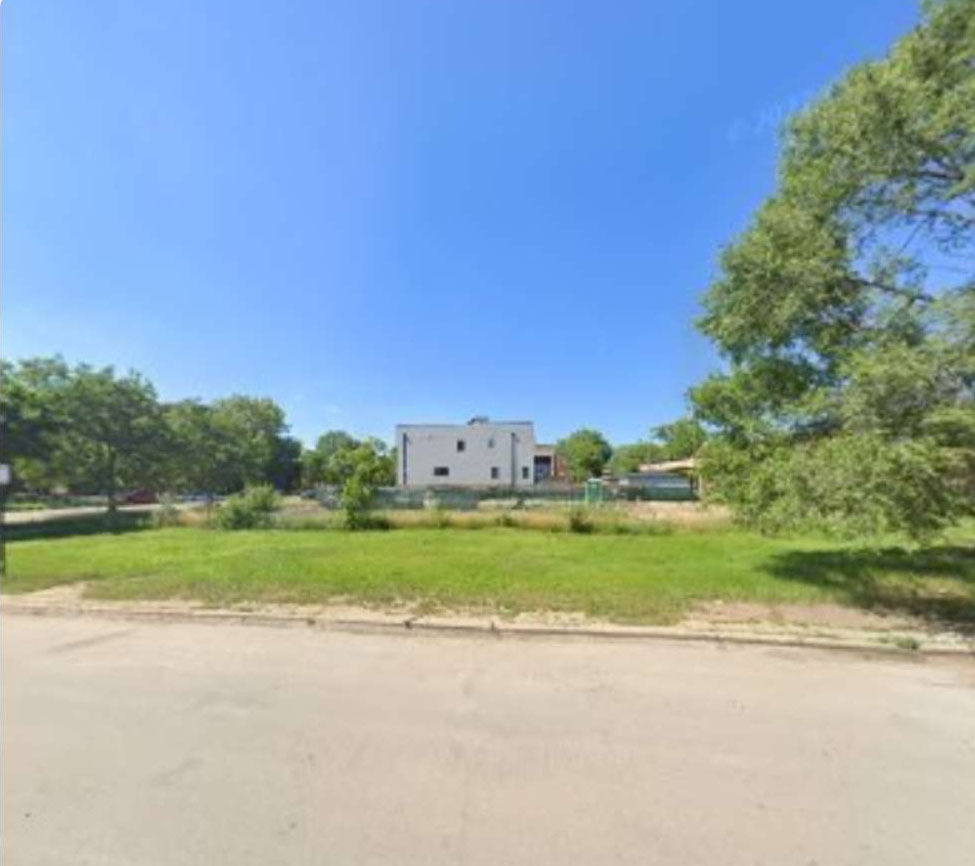 4059 S Prairie Avenue Property Photo 1