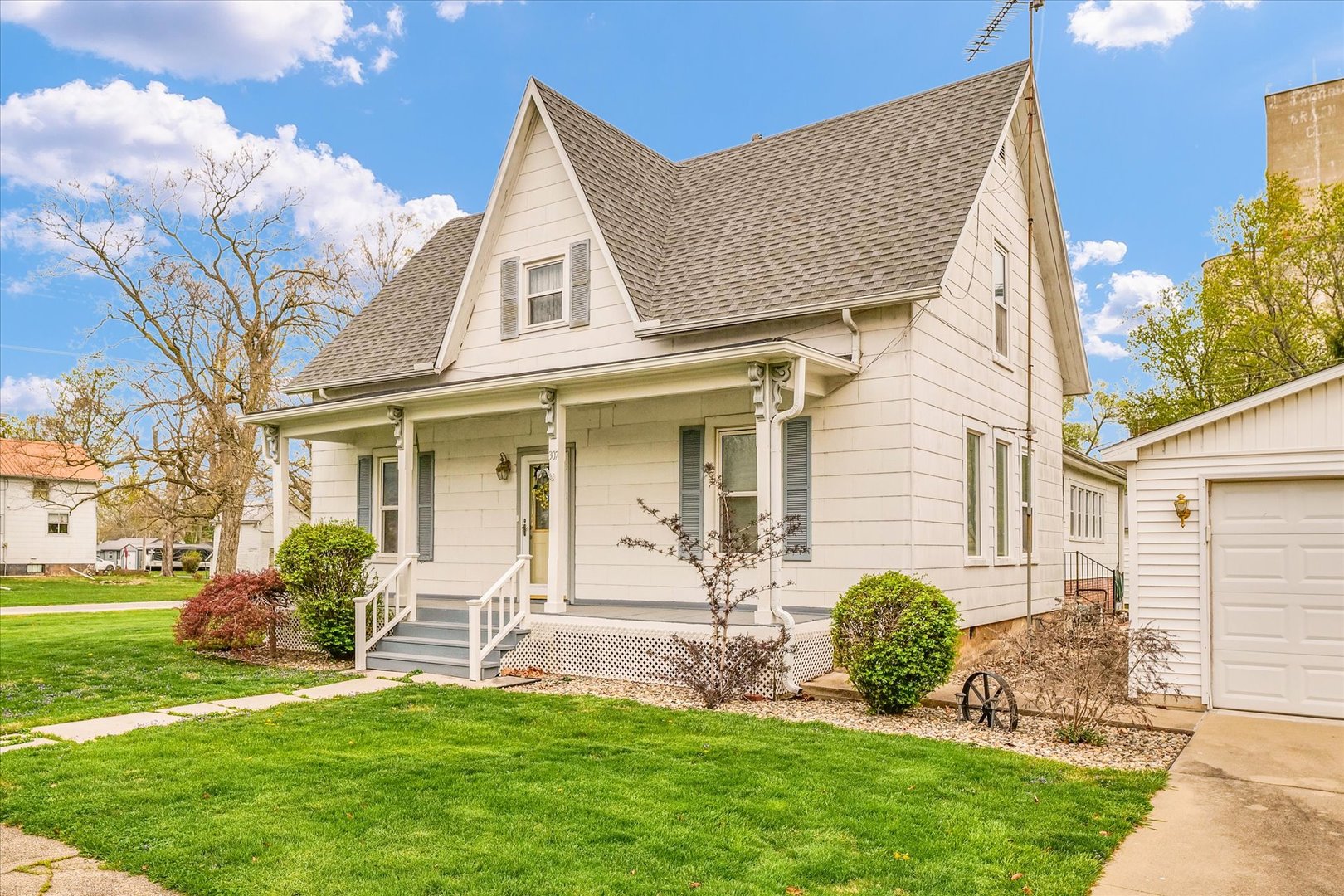 307 W Yates Street Property Photo
