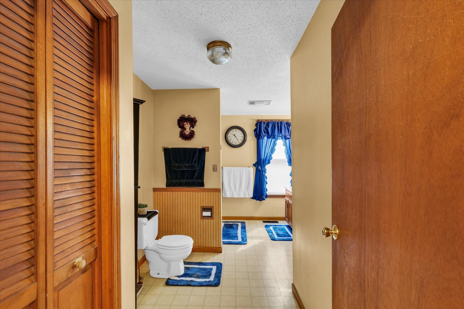 307 W Yates Street Property Photo 18