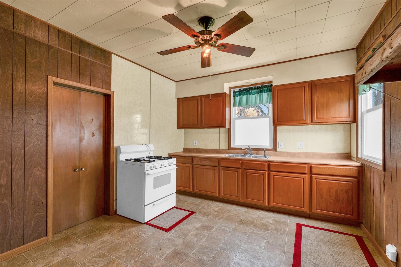 307 W Yates Street Property Photo 33