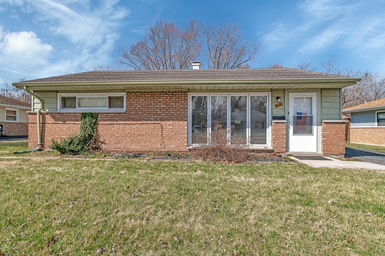 437 Suwanee St Property Photo 1