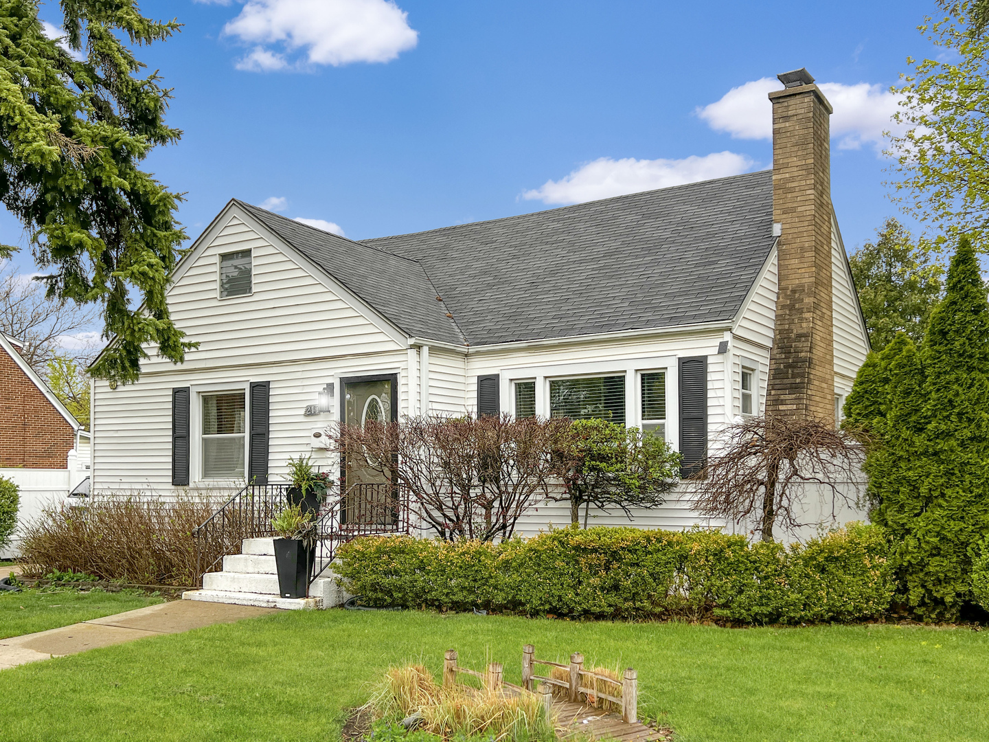 217 N Lewis Avenue Property Photo