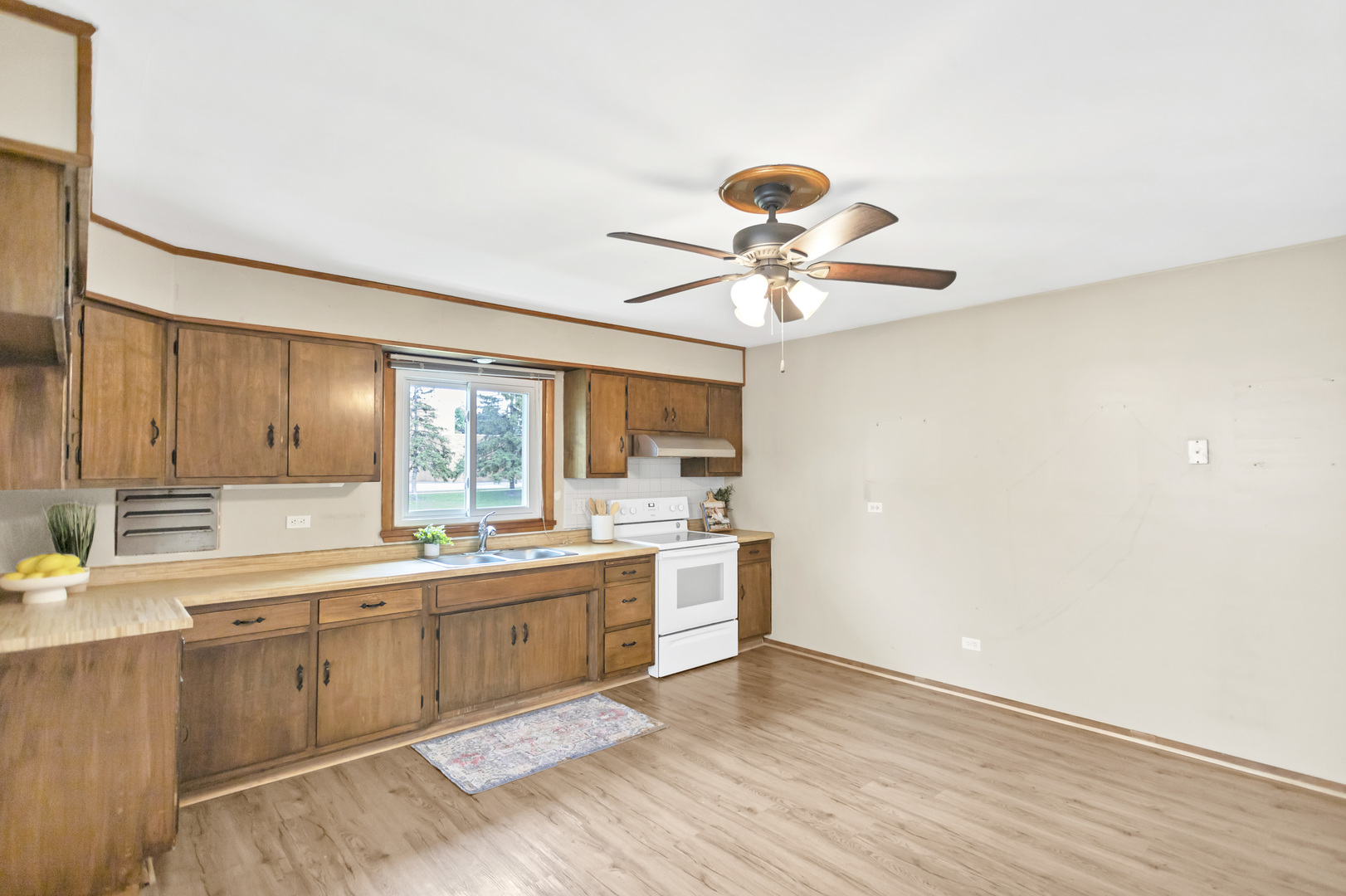 212 S Weston Ave Property Photo 6