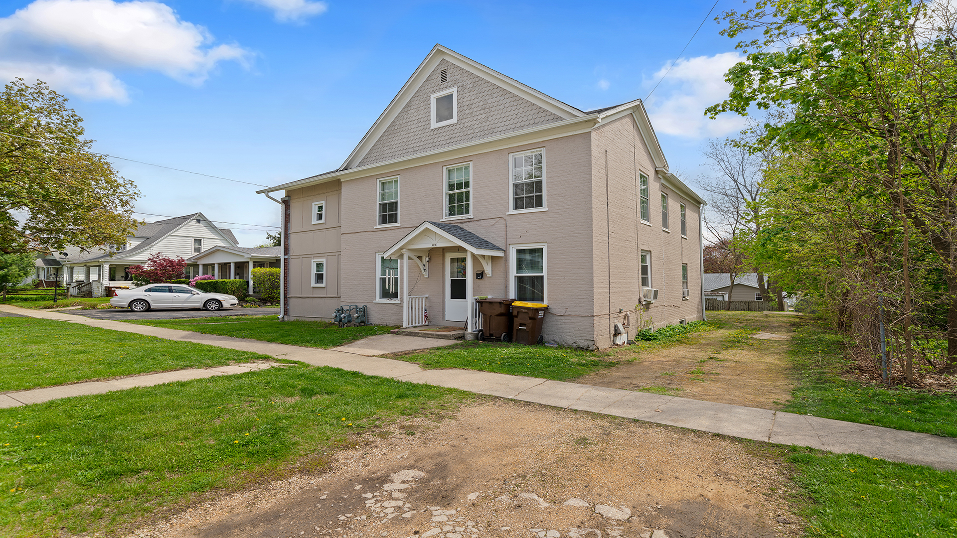 103 E Lincoln Street Property Photo