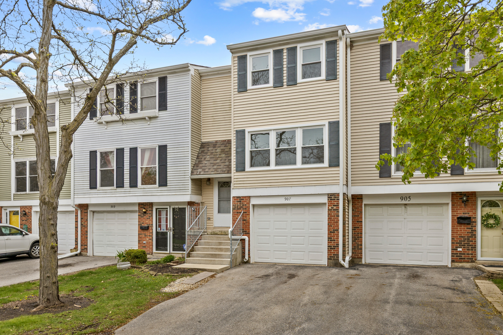 907 Banbury Court Property Photo