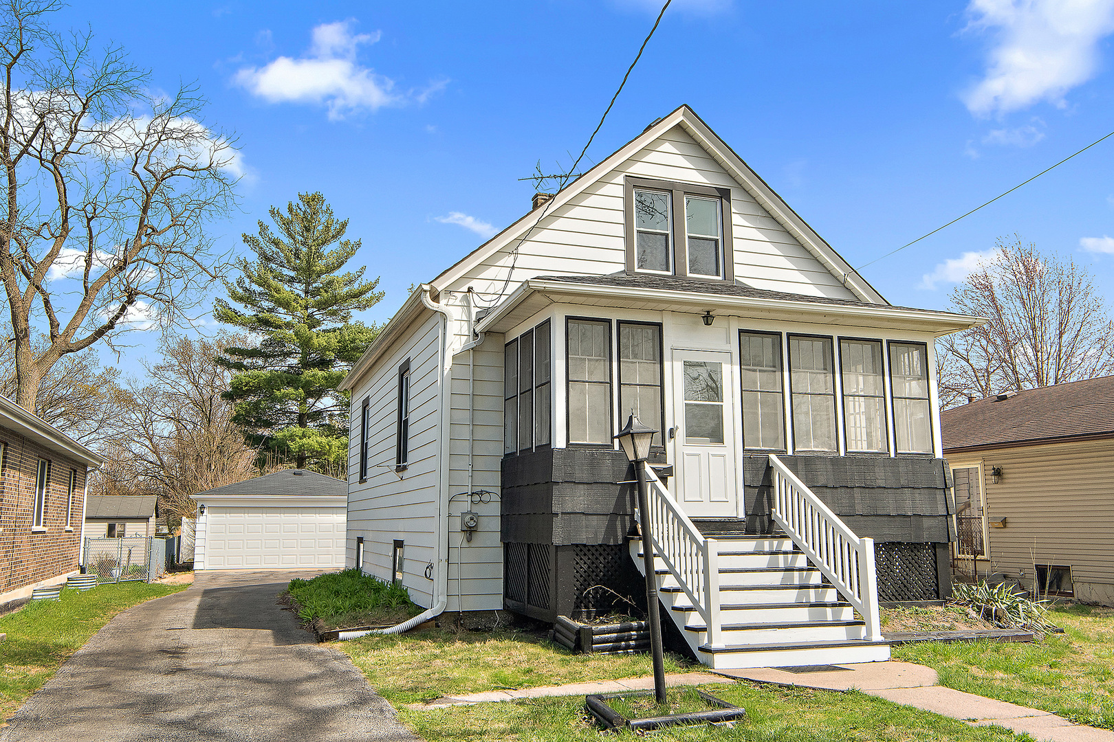 14835 Kildare Avenue Property Photo