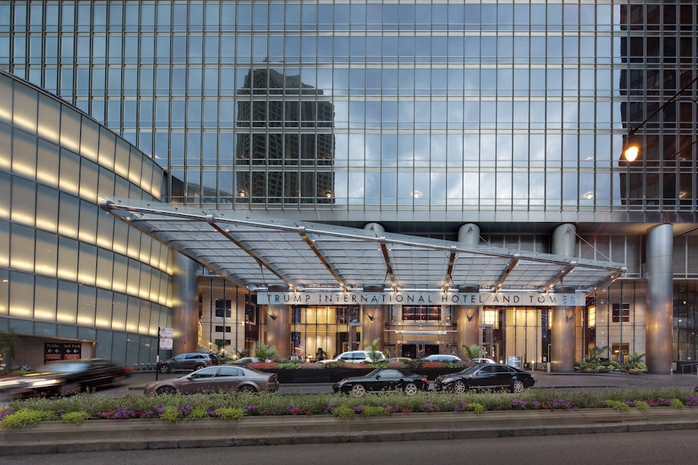 401 N Wabash Ave Property Photo 1