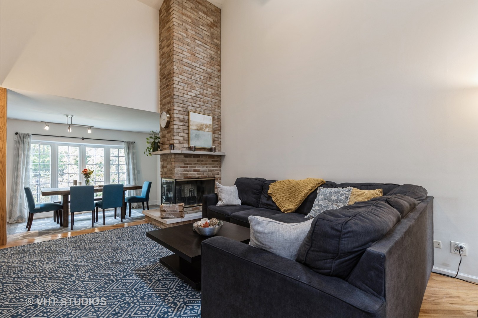 6634 W Wood River Drive Property Photo 2