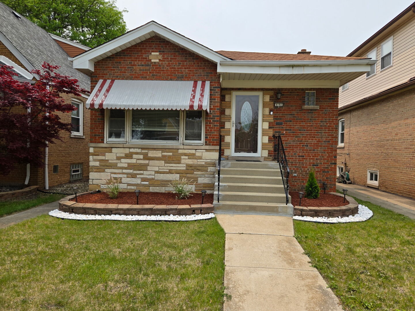 8154 S Albany Avenue Property Photo 1