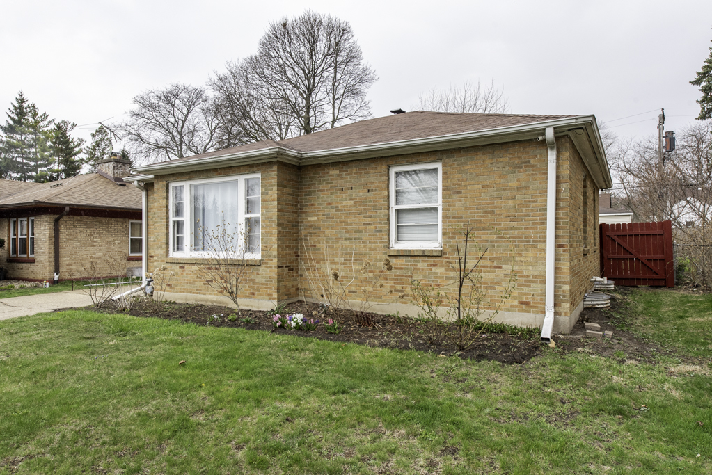 342 N Lewis Avenue Property Photo
